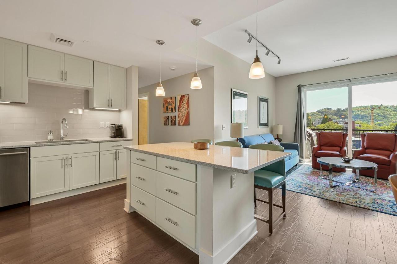 45 Asheland Avenue Unit 406 *